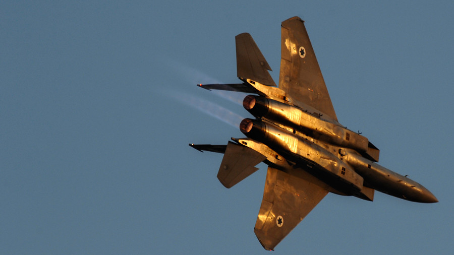 An Israeli air force F-15 fighter jet © Amir Cohen / Reuters