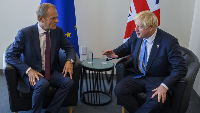 (L) President of the European Council Donald Tusk and (R) UK PM Boris Johnson © AFP / Don Emmert