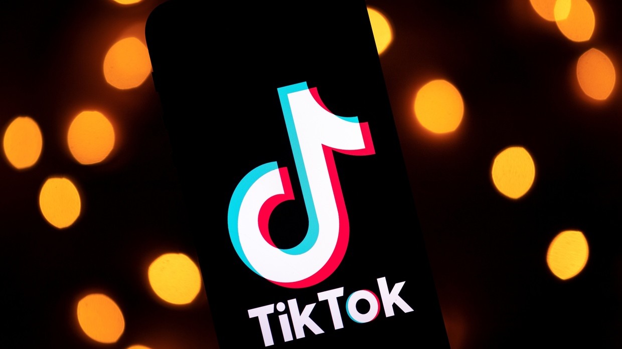 Chinese video-sharing app TikTok planning to open its first European data center in Ireland © AFP / Lionel BONAVENTURE