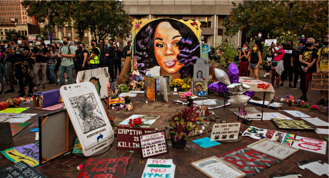 Breonna Taylor memorial Image via Getty/Jason Armond/Los Angeles Times