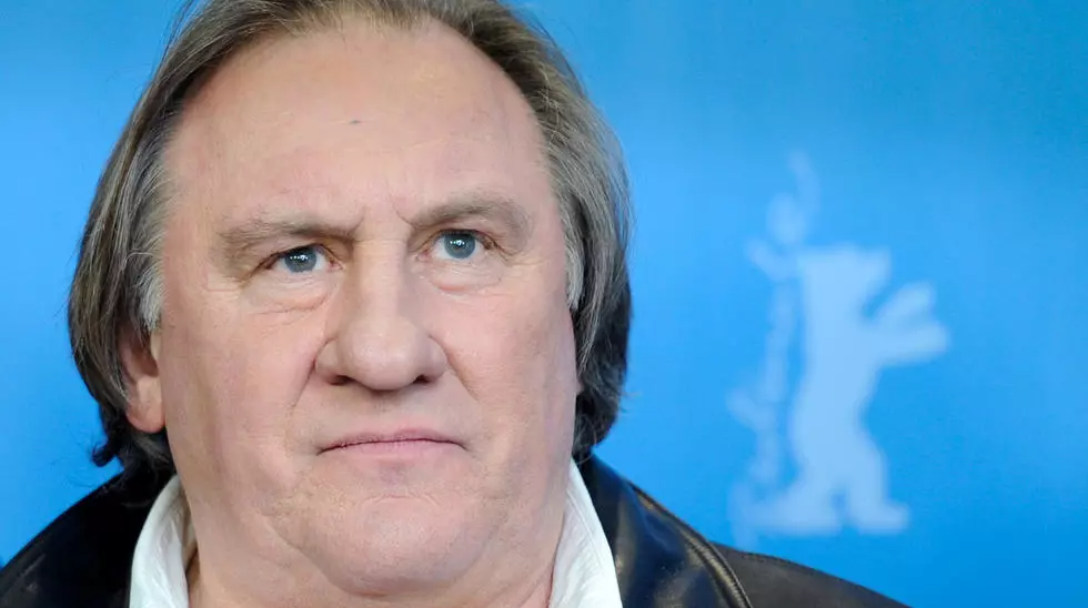 Actor Gérard Depardieu poses during a photocall to promote the movie 'Saint Amour' at the 66th Berlinale International Film Festival in Berlin, Germany February 19, 2016. REUTERS - Stefanie Loos