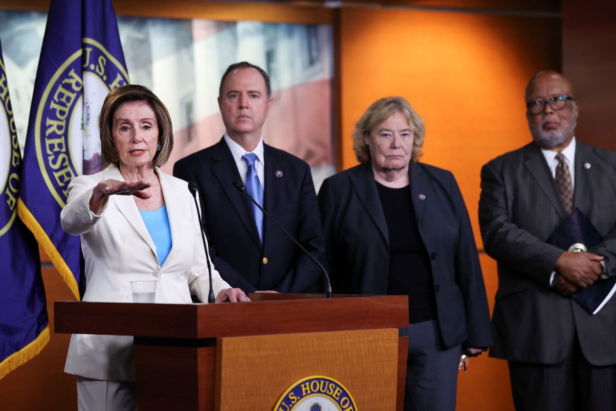House Speaker Nancy Pelosi announced the panel’s formation alongside Democratic Reps. Adam Schiff, Zoe Lofgren and Bennie Thompson in Washington on Thursday. PHOTO: JONATHAN ERNST/REUTERS