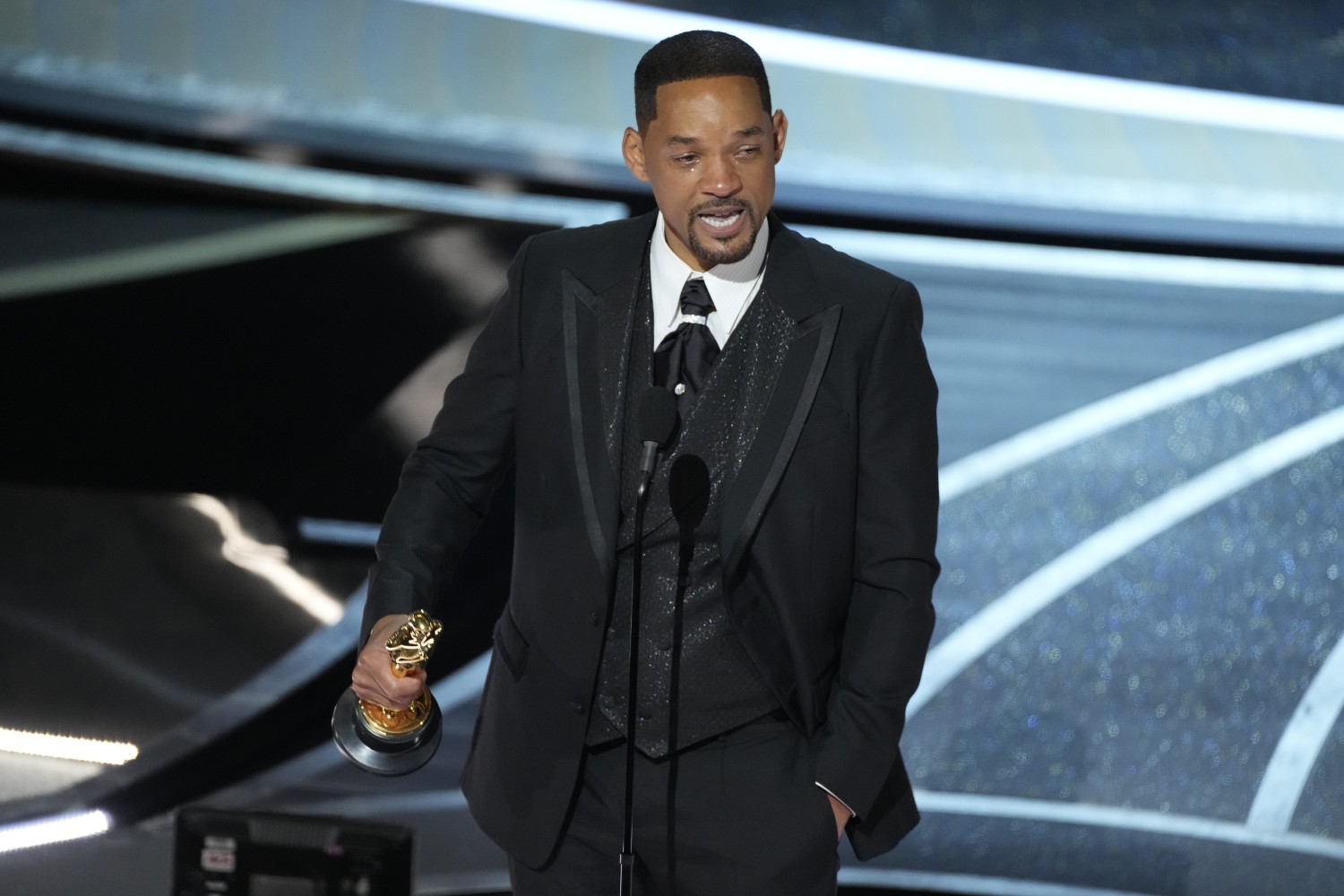 Will Smith accepts the award for best actor in a leading role for his performance in "King Richard. Robert Hanashiro, USA TODAY