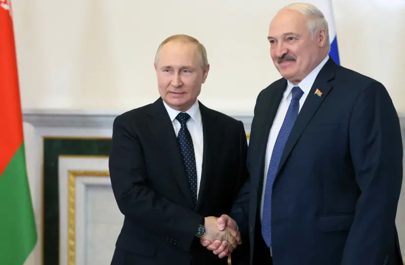 Belarus announces troop deal with Russia