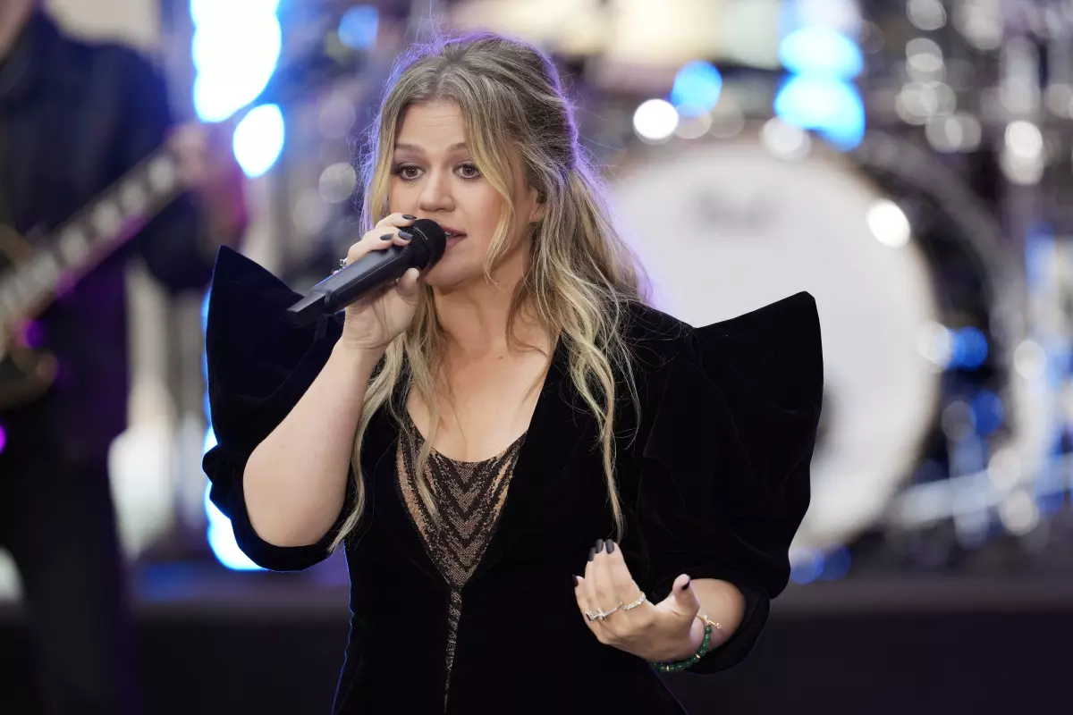Kelly Clarkson recently discussed her move from Los Angeles to New York City. (Charles Sykes / Invision / Associated Press)