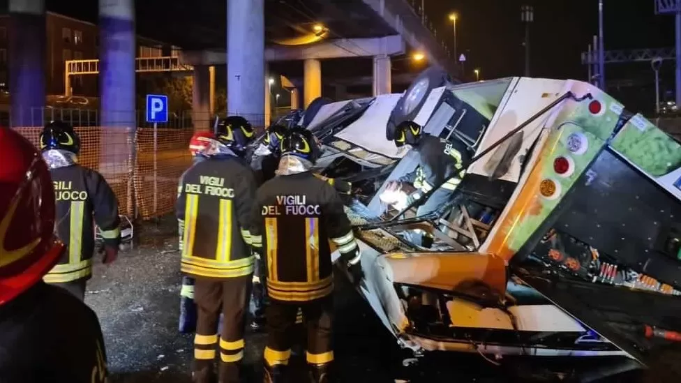 VIGILI DEL FUOCO | The flyover can be seen directly above the wreckage of the bus in Mestre