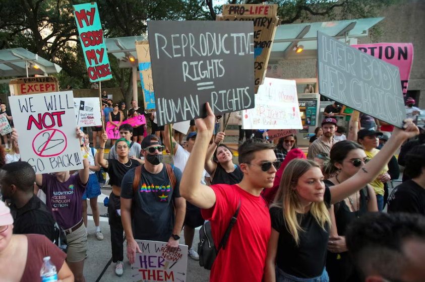 Abortion rights advocates rally outside the Bob Casey Federal Courthouse in Houston on June 24, 2022. (Brett Coomer/Houston Chronicle/AP)