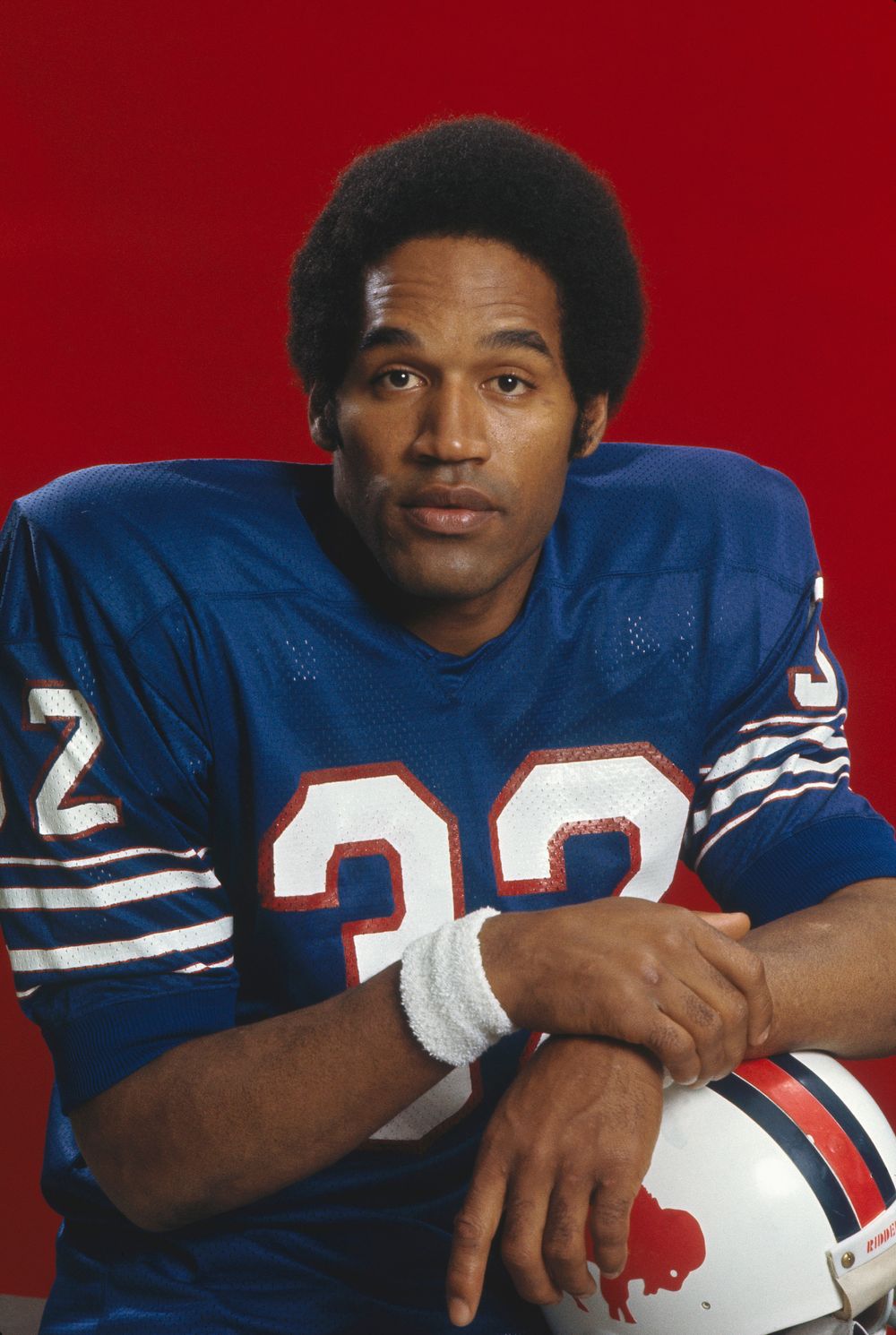 UNDATED: Buffalo Bills’ running back O.J. Simpson #32 poses for a portrait circa early 1970’s. (Photo by Focus on Sport via Getty Images) FOCUS ON SPORT/GETTY IMAGES