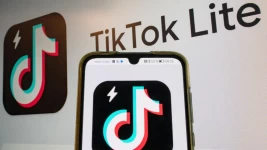 TikTok Lite is a new slimmed-down version of the video-sharing platform that features a controversial rewards programme. © Jean-Marc Barrere / Hans Lucas