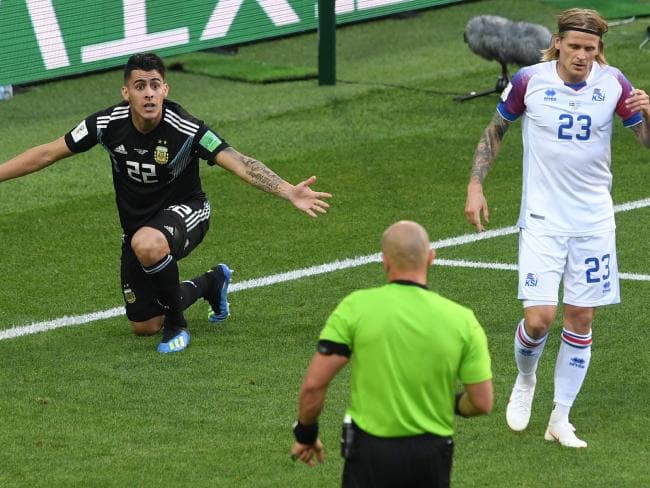 Pavon appeals for a penalty.Source:AFP