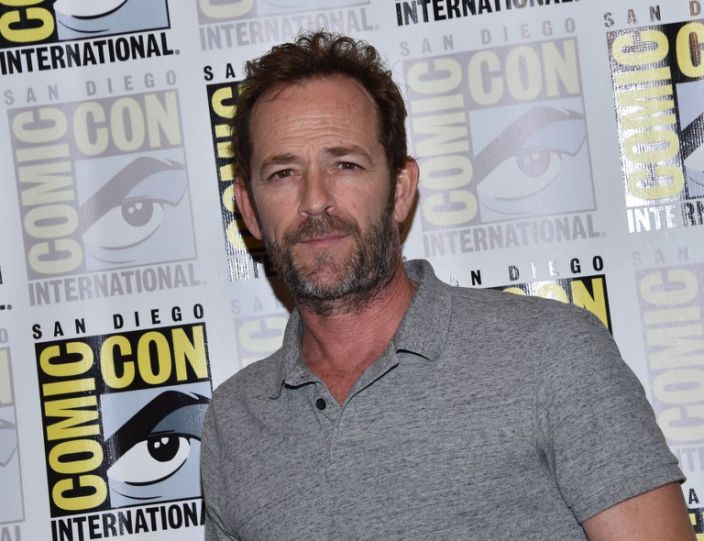 Luke Perry was missing from the "In Memoriam" segment at the 2020 Oscars. (Photo: CHRIS DELMAS/AFP via Getty Images) Luke Perry was missing from the "In Memoriam" segment at the 2020 Oscars. (Photo: CHRIS D