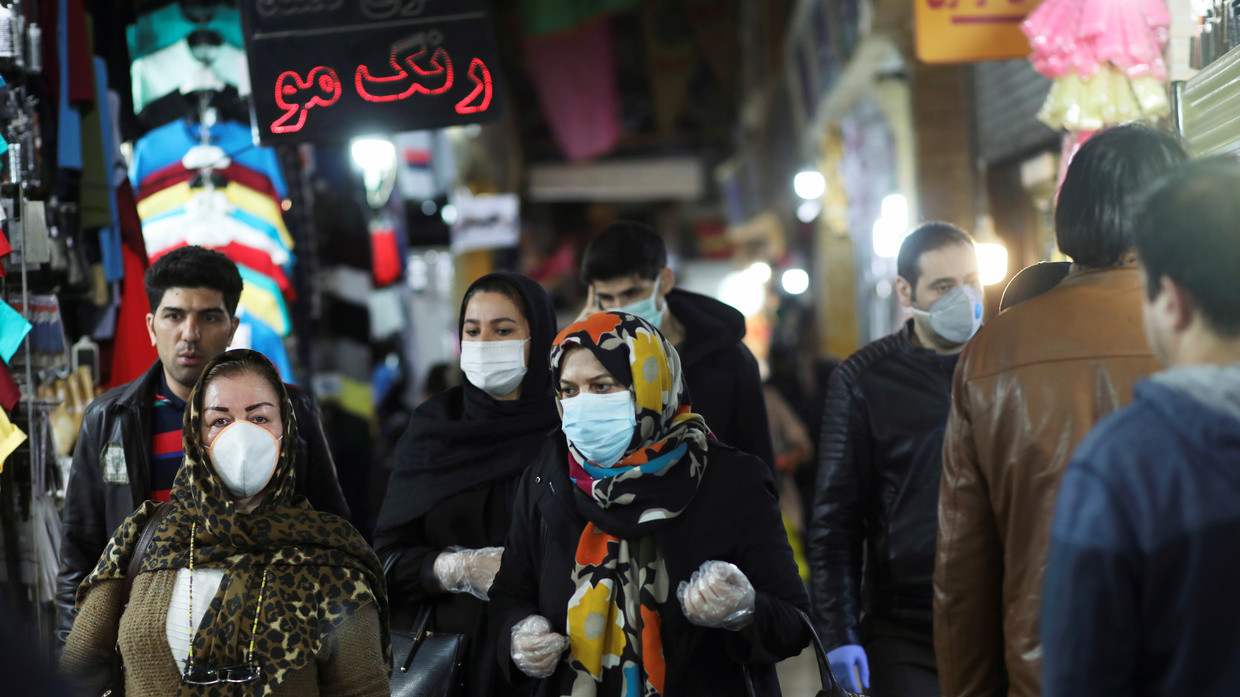 Residents in Tehran, Iran. March 18, 2020. © WANA (West Asia News Agency) / Ali Khara / Reuters