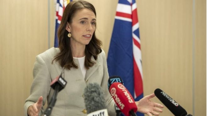 GETTY IMAGES / Jacinda Ardern urged New Zealanders not to "take a run on their supermarket"