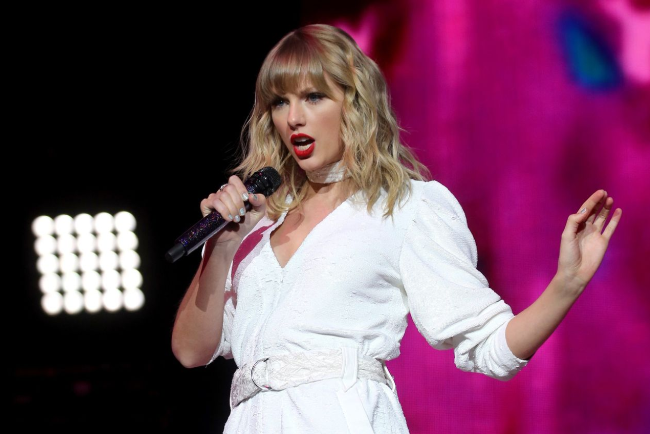 Taylor Swift said she recently began rerecording her older work, adding “this is my only way of regaining the sense of pride I once had when hearing songs from my first six albums.” PHOTO: ISABEL INFANTES/PA WIRE/ZUMA PRESS