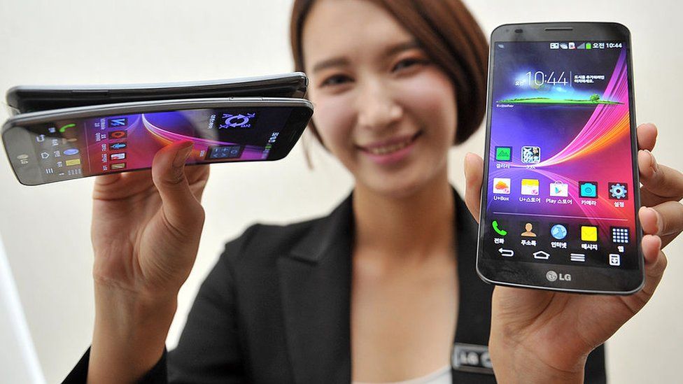 LG / One commentator said the G Flex's curved design might fit around an owner's buttocks, but was good for little else