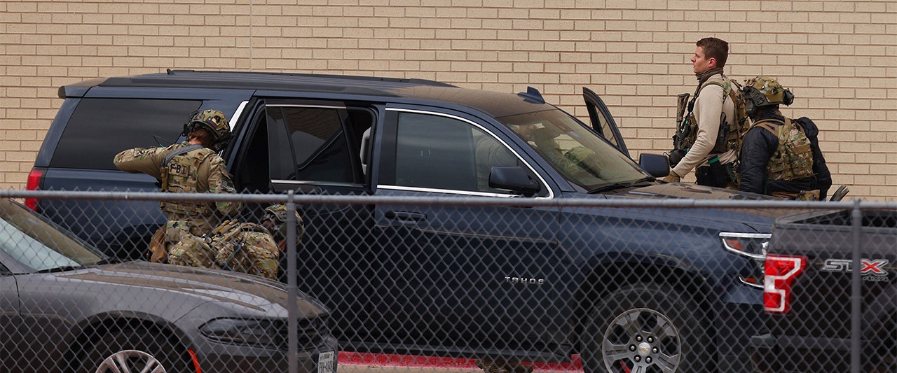 Texas SWAT team responds to hostage situation at synagogue: 'I'm going to die'