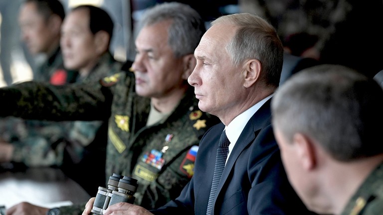 FILE PHOTO. Russian President Vladimir Putin, third left: Russian Defense Minister, Army General Sergei Shoigu. © Sputnik/Aleksey Nikolskyi