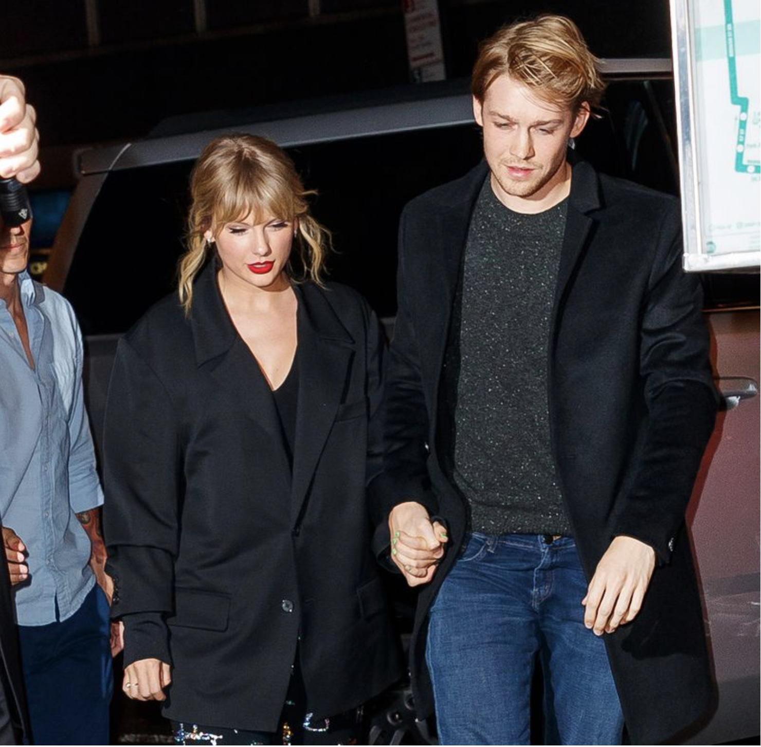 Taylor Swift and Joe Alwyn arrive at Zuma on Oc. 6, 2019 in New York City. (Jackson Lee/GC Images)