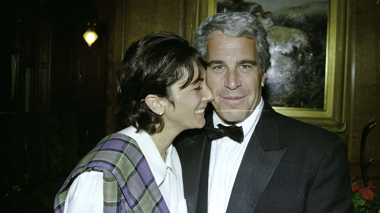 FILE PHOTO. Convicted pedophile Jeffrey Epstein and his accomplice Ghislaine Maxwell © AFP / US District Court for the Southern District of New York