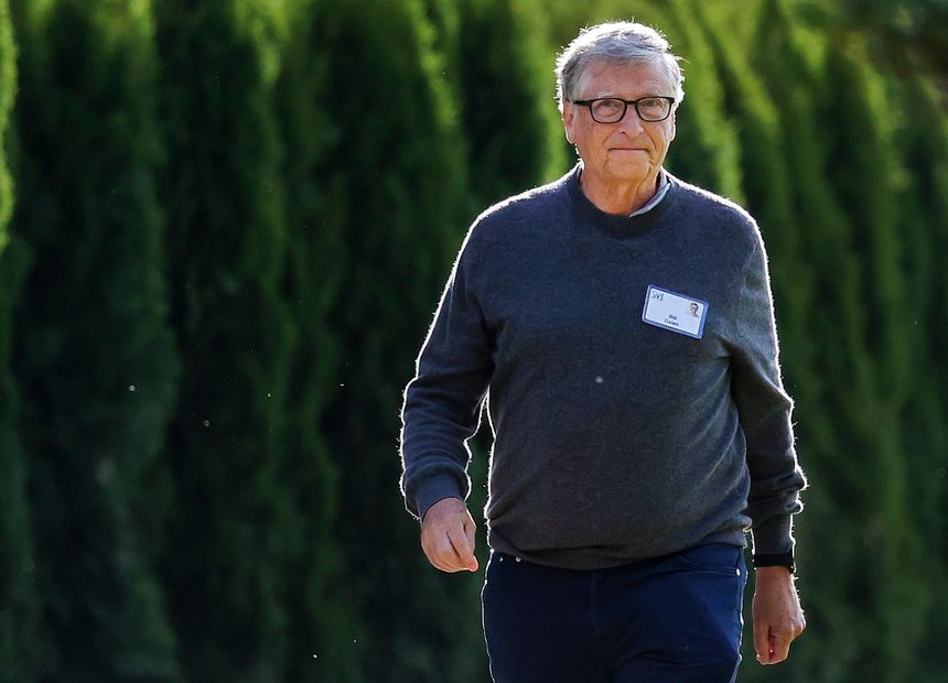 Bill Gates says he plans to give all of his wealth to the foundation other than what he spends on himself and his family. PHOTO: KEVIN DIETSCH/GETTY IMAGES
