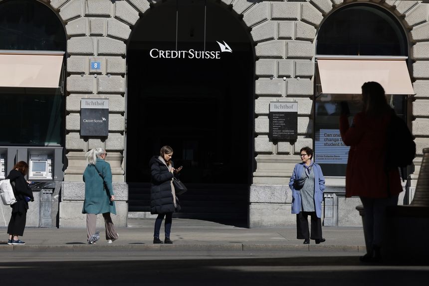 Credit Suisse flagged in recent months that wealth clients were reducing debt and buying fewer products and investments. PHOTO: STEFAN WERMUTH/BLOOMBERG NEWS