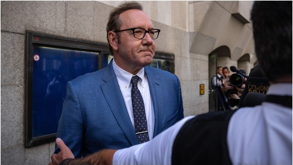 Actor Kevin Spacey outside the Central Criminal Court on July 14, 2022, London, UK. © Carl Court / Getty Images