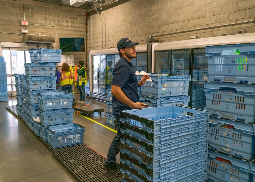 Walmart‘s sales were helped by higher prices, market share gains in grocery and strong store-brand product sales. PHOTO: TRENT BOZEMAN FOR THE WALL STREET JOURNAL