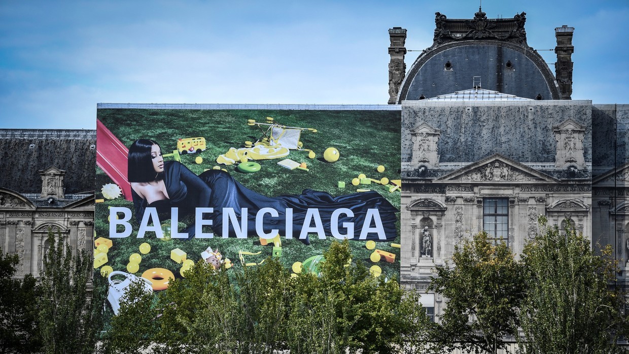 Balenciaga says sorry for ad with little girls