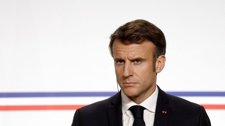 FILE PHOTO: French President Emmanuel Macron © AFP / BENOIT TESSIER/POOL/AFP