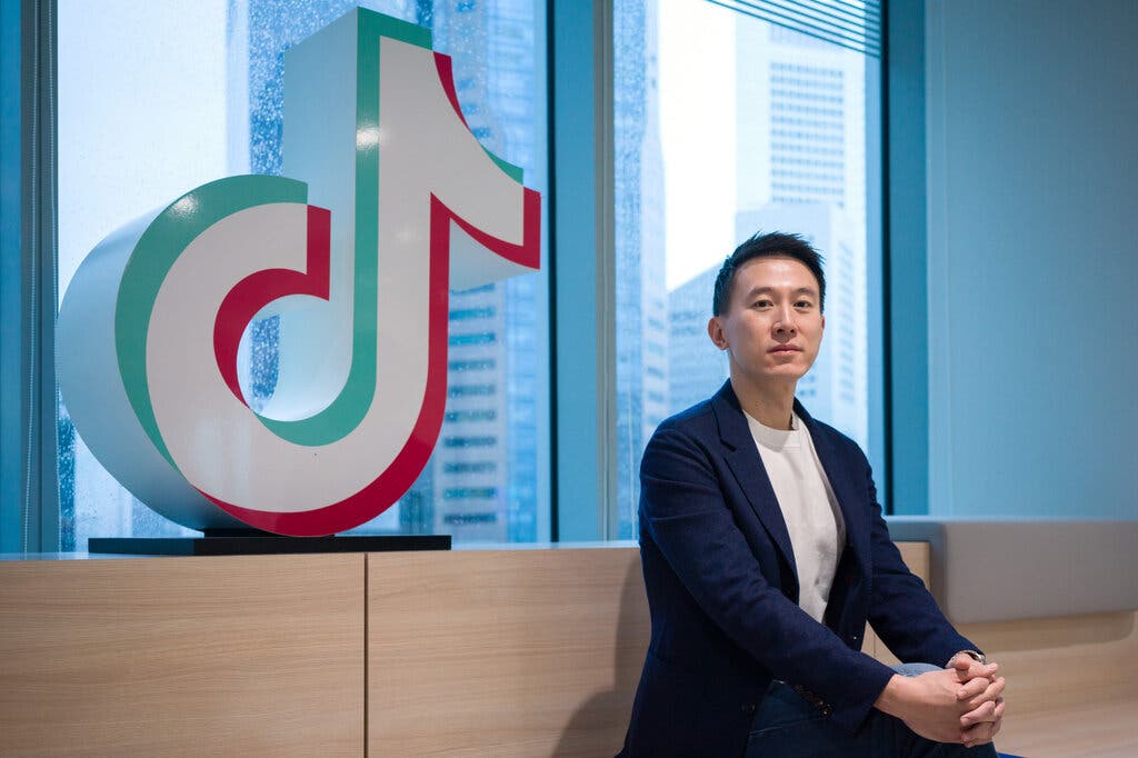 TikTok’s chief executive, Shou Zi Chew, in the ByteDance offices in Singapore. The White House is hardening its stance toward the Chinese-owned video app.Credit...Ore Huiying for The New York Times
