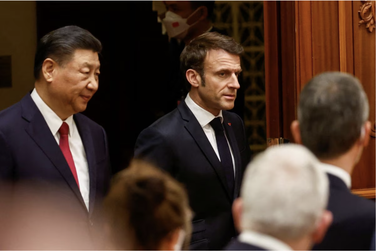 Chinese President Xi Jinping and French President Emmanuel Macron attend a signing ceremony at the Great Hall of the People, in Beijing, China, April 6, 2023. REUTERS/Gonzalo Fuentes