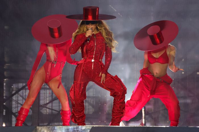 Beyoncé performs onstage. PHOTO: KEVIN MAZUR/WIREIMAGE FOR PARKWOOD