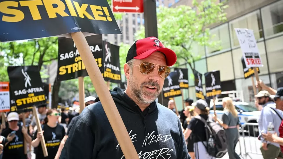 GETTY IMAGES / Jason Sudeikis and other top actors have been spotted on the picket line