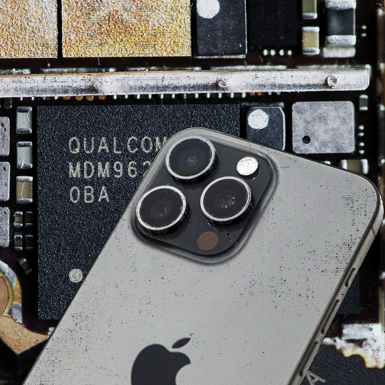 Apple iPhone 15 Pro Max and a Qualcomm modem chip. WSJ; PHOTOS: DAVID PAUL MORRIS/BLOOMBERG; BRENT LEWIN/BLOOMBERG