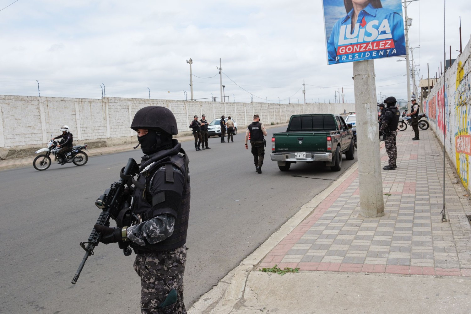 A police checkpoint south of Manta, Ecuador, last month.