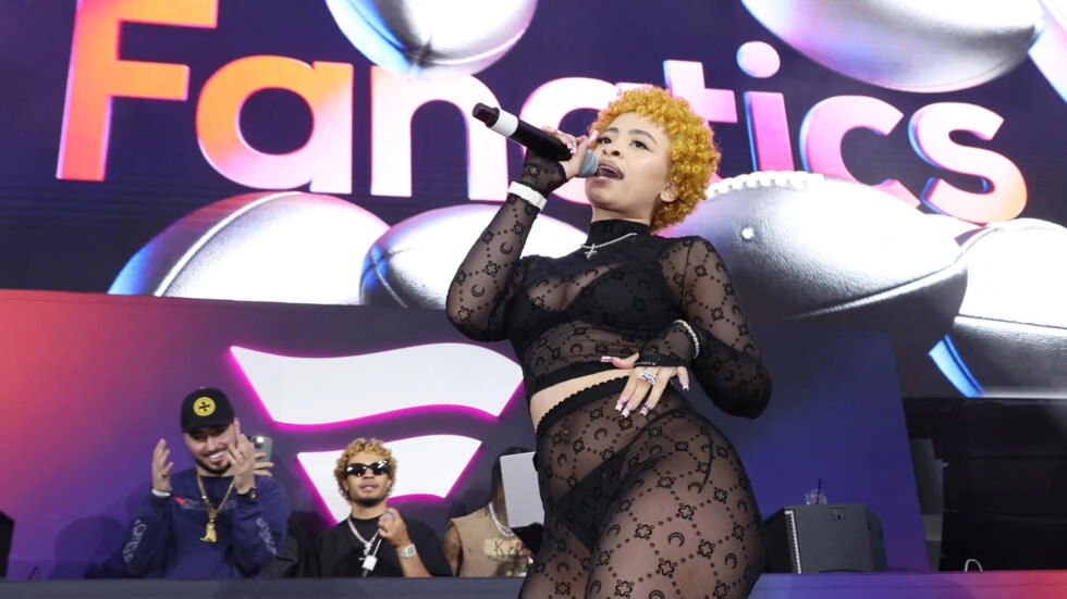 Ice Spice performs onstage during Michael Rubin's 2024 Fanatics Super Bowl Party at the Marquee Nightclub at The Cosmopolitan of Las Vegas on February 10, 2024 in Las Vegas, Nevada. © Mike Coppola/Getty Images via AFP