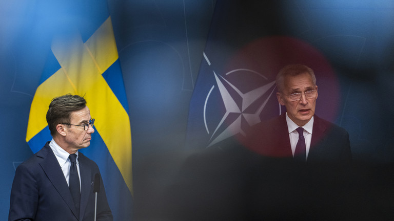 FILE PHOTO. NATO Secretary General Jens Stoltenberg (R) and Swedish Prime Minister Ulf Kristersson. ©  Jonathan NACKSTRAND / AFP
